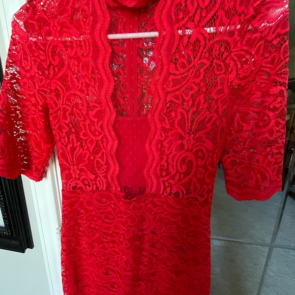 Express red lace dress - Picture 2 of 9